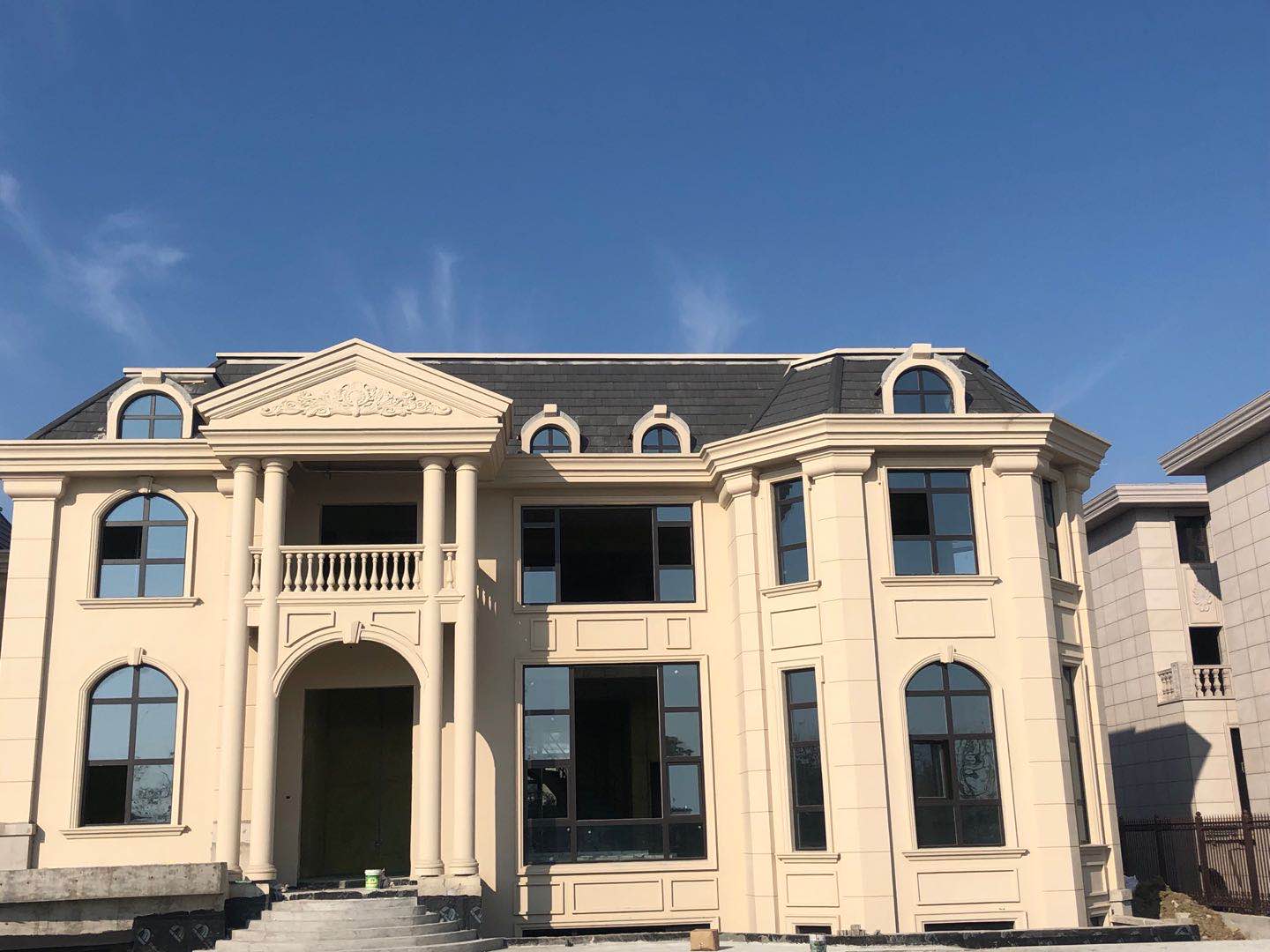 摩利科為無(wú)錫江南景園別墅提供屋面改造服務(wù)